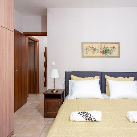 Eleni'S Modern Apartment 沃洛斯 外观 照片